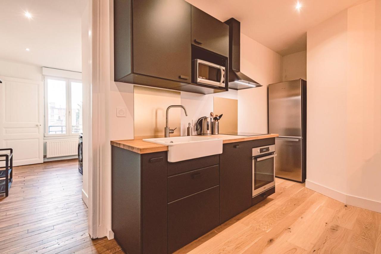 Charme De L'Ancien Pour Cet Appartement Entierement Renove Dans L'Hypercentre De Reims Buitenkant foto